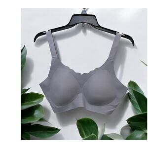 Advocate LPW Light Gray Scalloped Edged Gray Support Bra Size 4XL